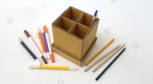 làm hộp đựng bút bằng bìa carton